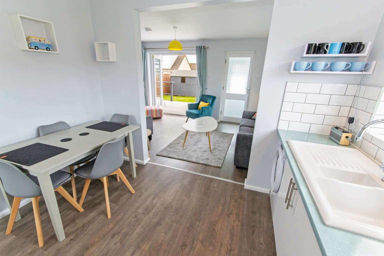 Others 5, Sandbanks Sleeps 4 Beach Pass & 1 Dog, Devon