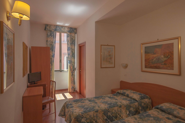 Bedroom 2, Hotel Tirreno, Rome