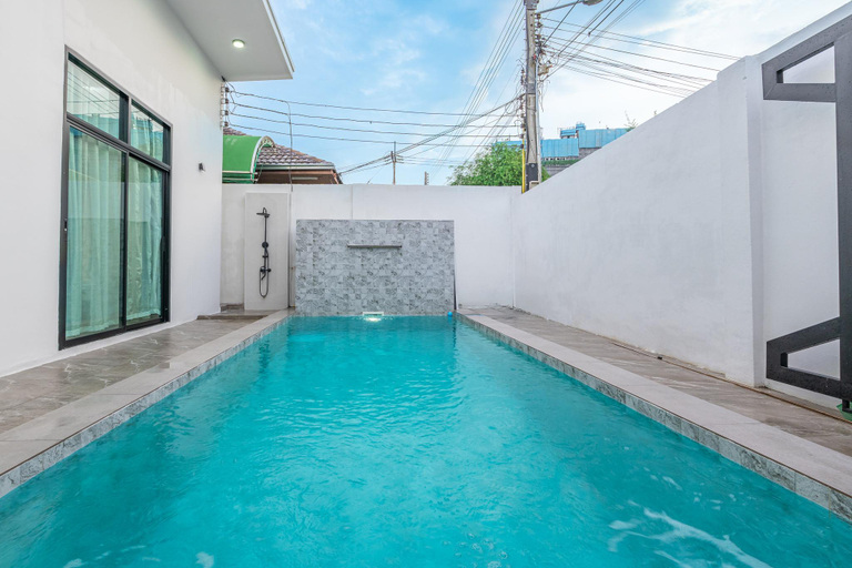 Swimming pool [outdoor] 3, Luxury 3BR Private Pool Villa Near Walking Street Pattaya, Pattaya