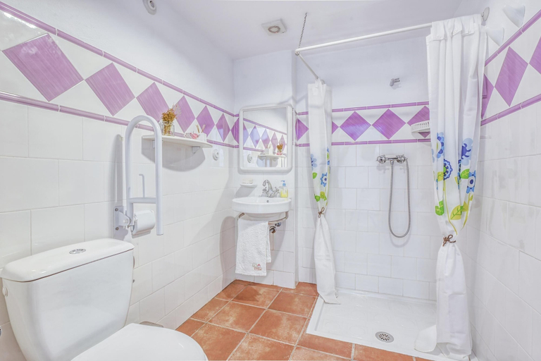 Bathroom 4, Villa in Carcabuey near Sierras Subbeticas Park, Córdoba