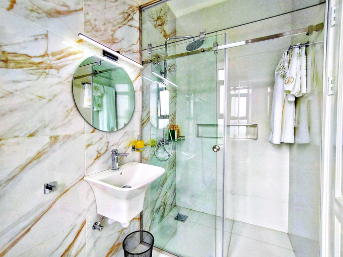 Bathroom 3, Kemrose, Fort Portal