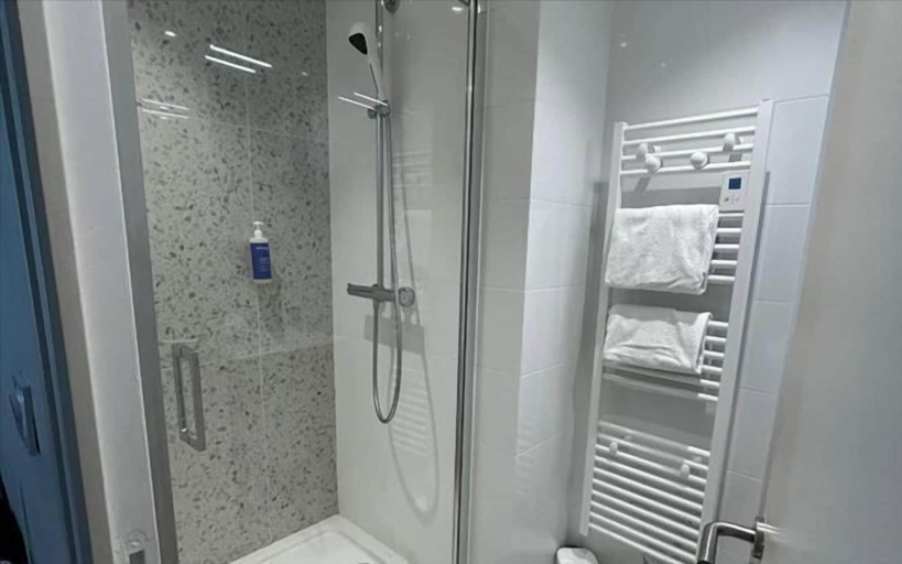 Bathroom 4, Hotel de la Vallee, Ille-et-Vilaine