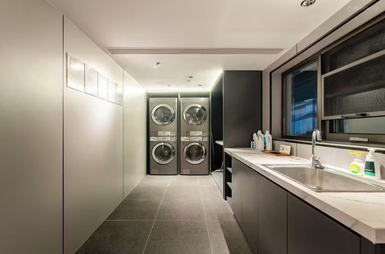 Laundry room, Xintiandi Metro Station Yaduo Hotel, Shanghai