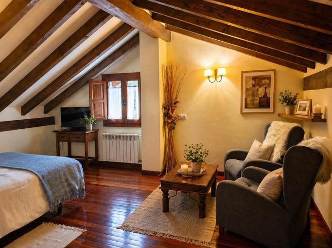 Bedroom 4, Posada El Hoyal, Cantabria