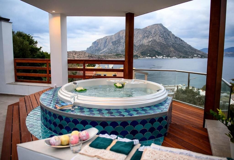 Outdoor spa tub 4, Vasilis Boutique Studios, South Aegean