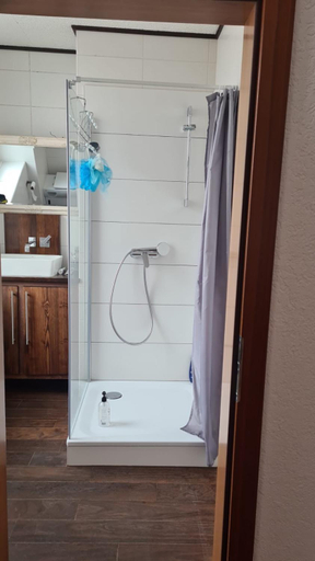 Bathroom, Monteurzimmer WG Zimmer Kurzzeitvermietung Monteurzimmer, Düren