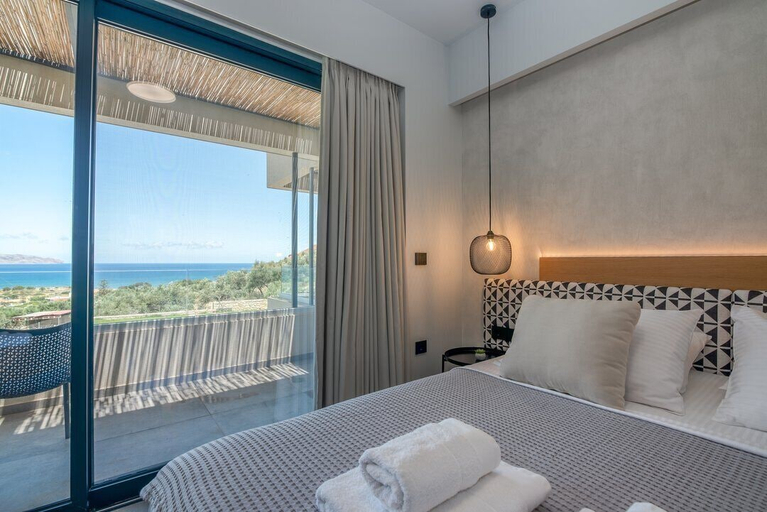 Room 2, Nusa Retreat - Seaview luxury residences - ideal for groups, Crete