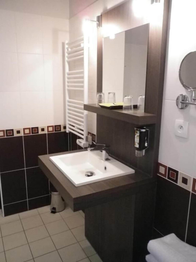 Bathroom 4, Hotel Fleur  de Re, Charente-Maritime