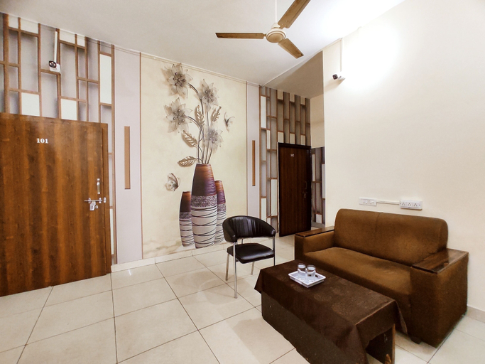 Living area, WATER FRONT - Homestay By Organica Group, Ludhiana
