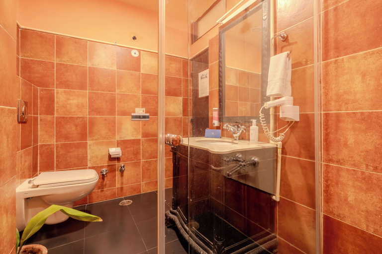 Bathroom 4, The Divine Hima, Kangra