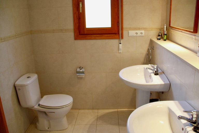 Bathroom 4, Peaceful Villa With Private Pool, Alicante