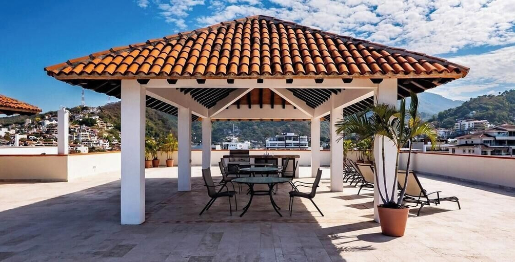 Outdoor dining 2, Ocean View 2Br Condo-balcony-beach-pool - 711, Puerto Vallarta