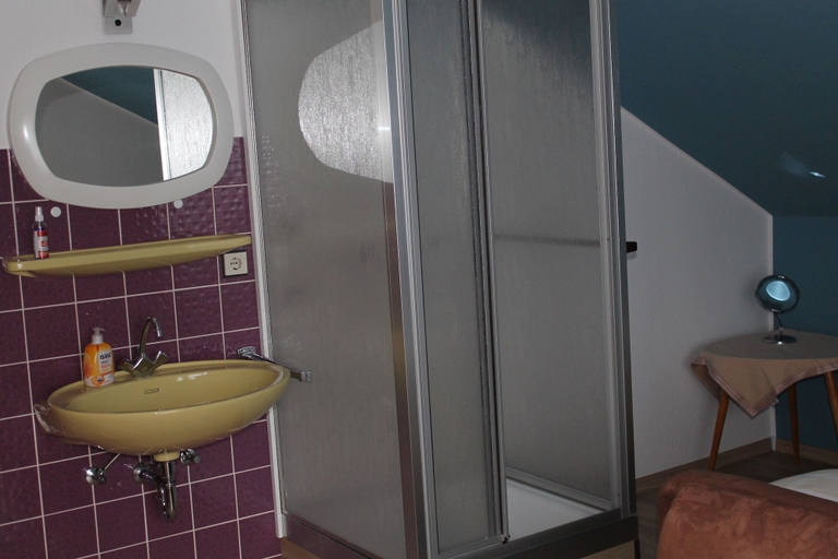 Bathroom 5, Hotel Haus Erlen, Hochsauerlandkreis