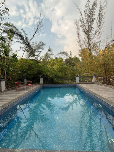 Pool 3, Amazinn Hotel, Pune