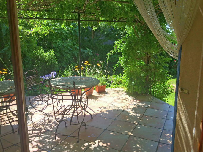Balcony, Verdon Views: Pool & Terrace, Alpes-de-Haute-Provence
