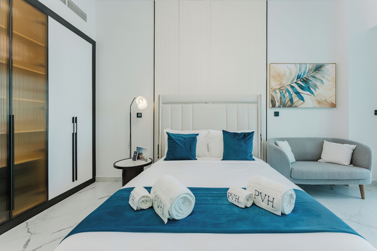 Room 3, PVH - Opalz By Danube - Studio with Pool, Dubai