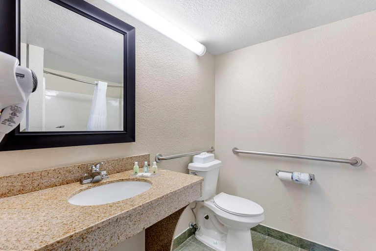 Bathroom 3, Quality Inn Downtown Stuart, Martin