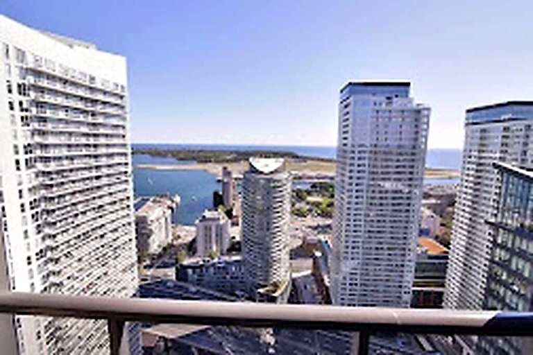 Property grounds, Forma Luxe Suites DT, Toronto