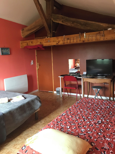 Bedroom 3, Chambres Bambou & Corail & Music, Landes