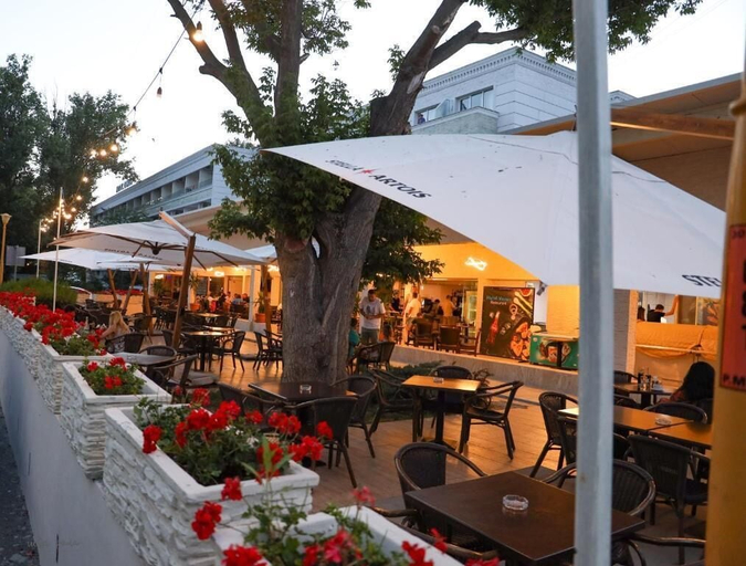 Outdoor dining, HOTEL VENUS, Constanta