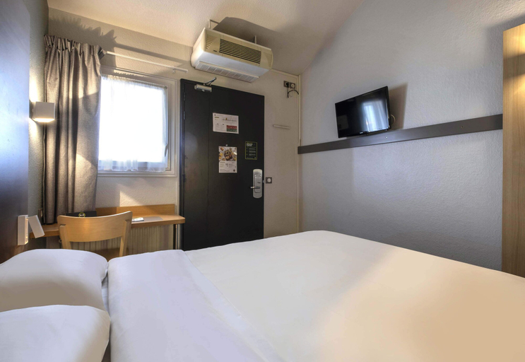 Bedroom 4, B&B Hotel La Rochelle Angoulins sur mer, Charente-Maritime