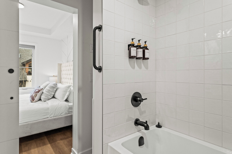 Bathroom 5, Golden Ridge Collection, Division No. 15