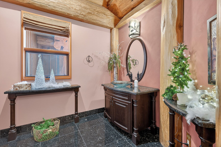 Interior 4, White Spirit Lodge Artisan Log, Kootenay Boundary