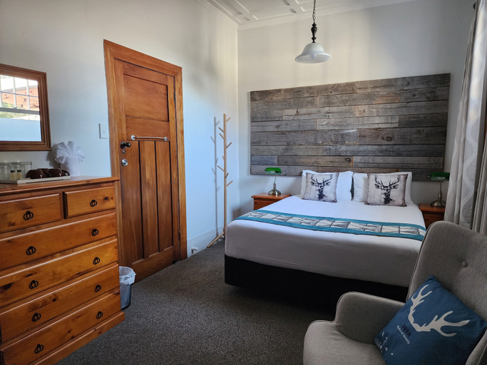 Room 3, Alexandra Hotel, Waipa