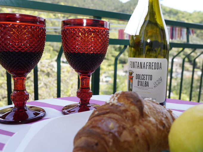 Food & Drinks 5, Villa Maremonti - con 3 piscine, Genova