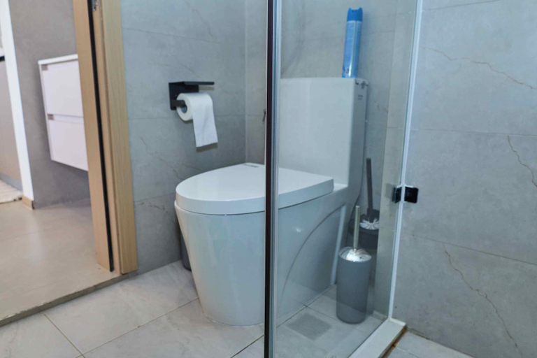 Bathroom 3, Ivory By Edmor Suites, Dagoretti North