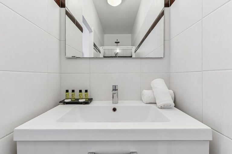 Bathroom 5, Loft Fraternité, Seine-Saint-Denis