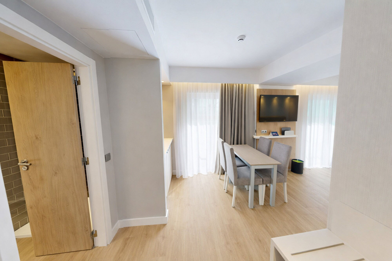 Room 4, Holiday Inn Express & Suites PORTIMAO by IHG, Portimão