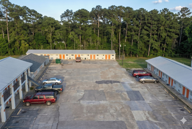 Parking 2, Budget Inn Jennings LA I-10, Jefferson Davis