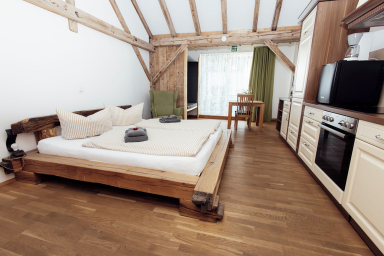 Bedroom 3, Alte Kass Hotel und Kaffeehaus, Esslingen