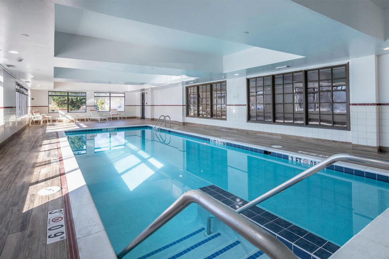 Sport & Beauty 5, Hampton Inn Newport News-Yorktown, Newport News