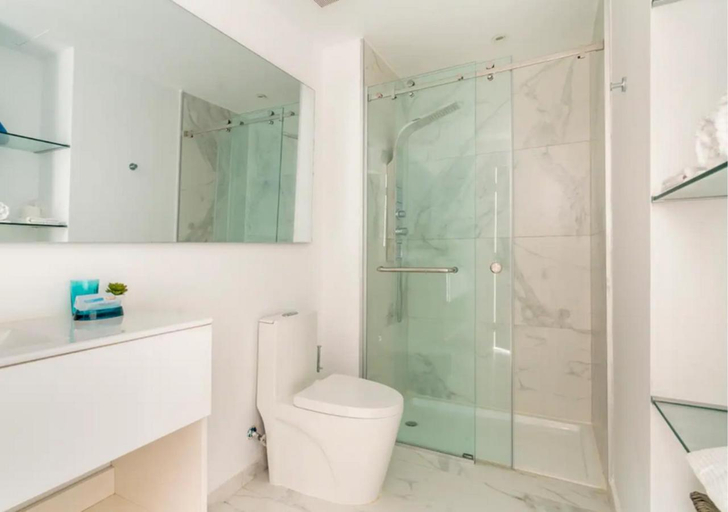 Bathroom 4, Cana Rock, Salvaleon de Higuey