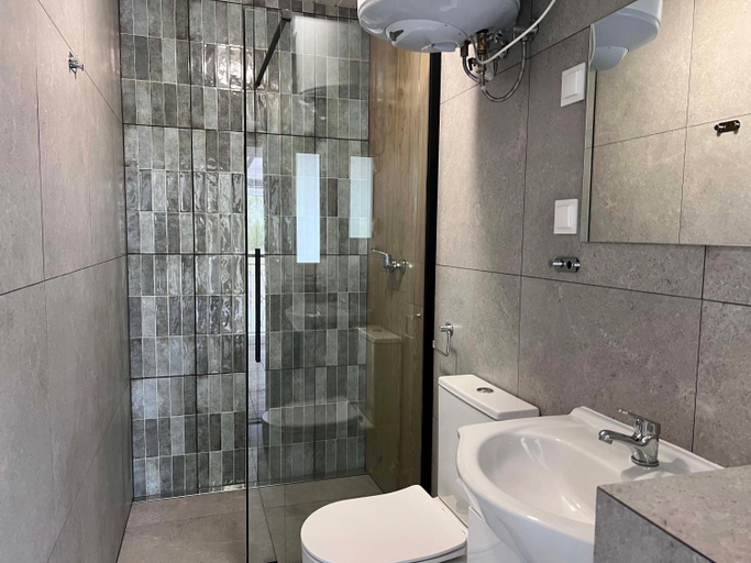 Bathroom 5, Brzozowa Zatoka Brenno, Wolsztyn
