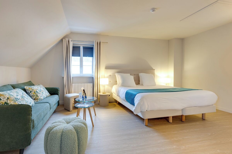 Bedroom 3, Brit Hotel Confort Carhaix, Finistère