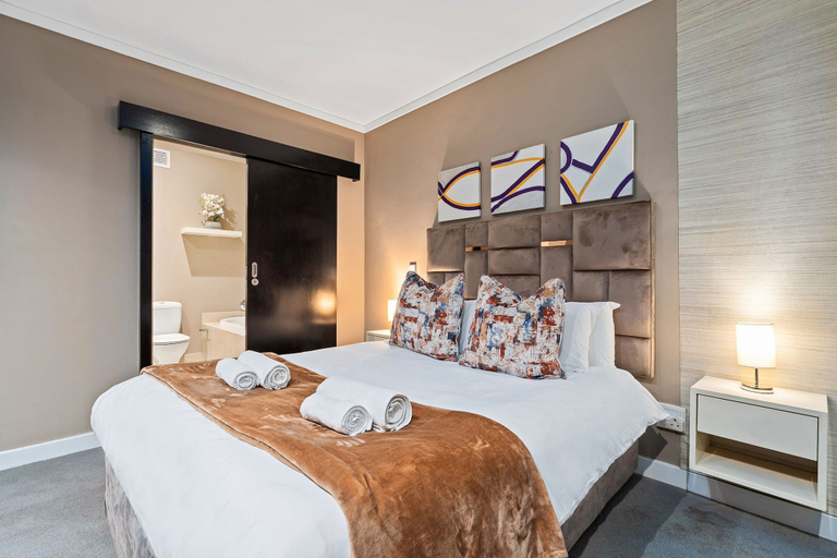 Interior 3, Icon 606, City of Cape Town