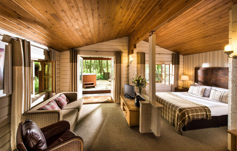 Bedroom 3, Chevin Country Park Hotel, Leeds