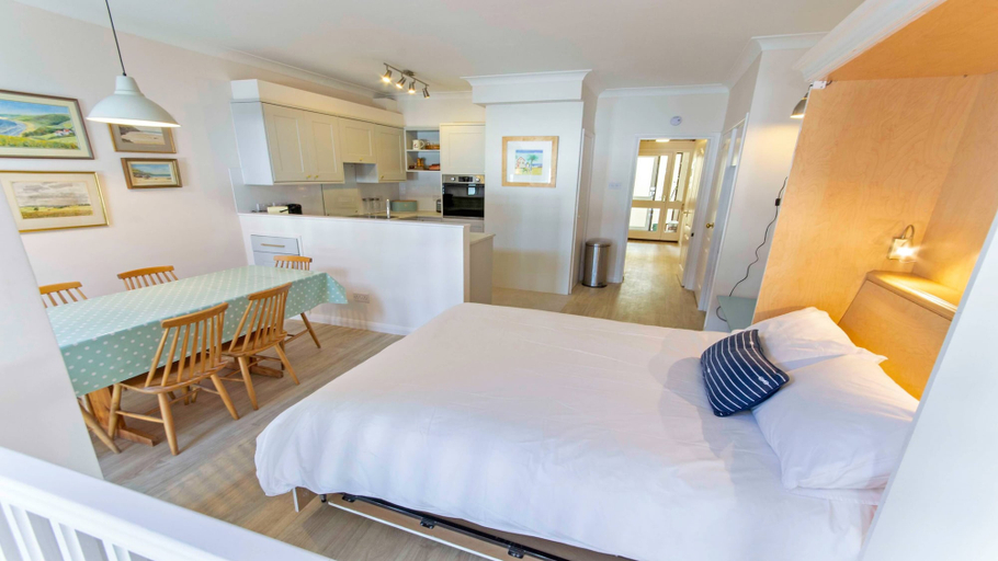 Bedroom 3, Apt 16, Seaviews, Slps 5 Indoor Heated Pool, Devon