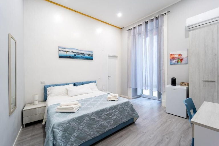 Bedroom 2, Vico Teresa 148, Napoli