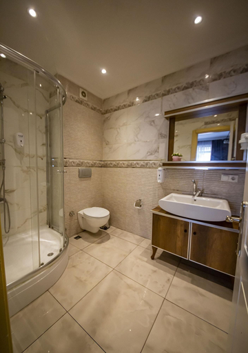 Bathroom 5, Royal Garden Suite Hotel, Şişli