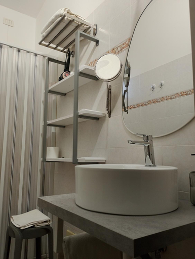 Bathroom 4, Guesthouse Pintadera, Sassari