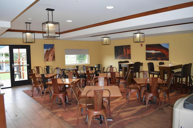 Food & Drinks 3, First Choice Inns, Grand