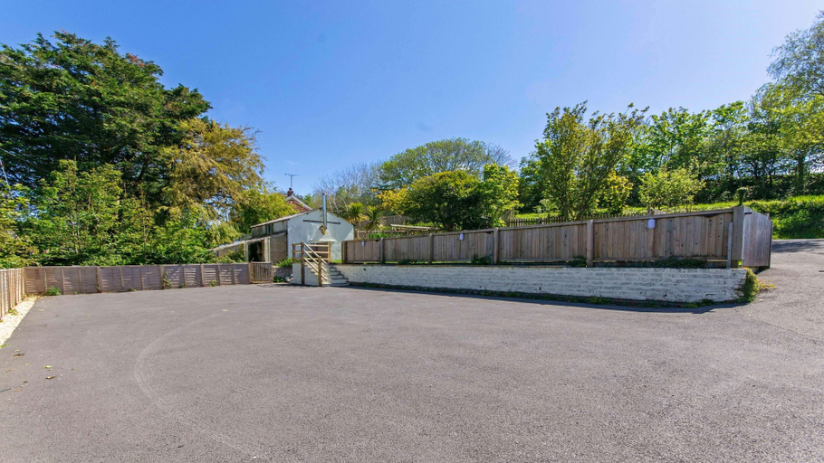 Exterior & Views, Streamways Nr Croyde 6 Bedroom, Sleeps 12-16, Hot Tub, Devon