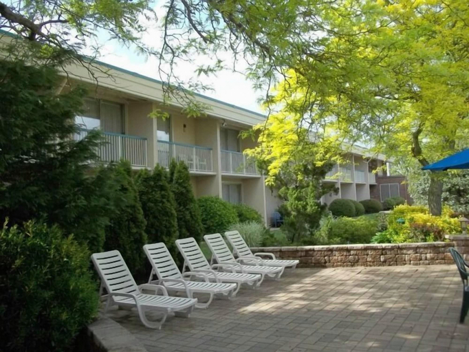 Exterior & Views 1, Howard Johnson by Wyndham Toms River, Ocean