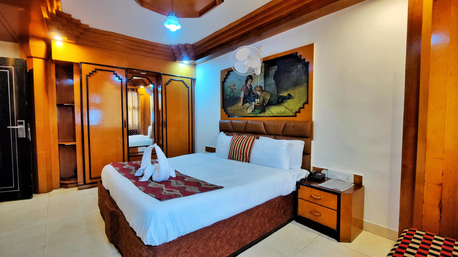 Bedroom 3, Auckland Hotel and Restaurant , Shimla