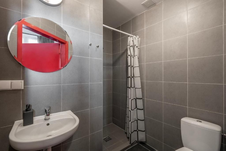 Bathroom 5, 110 hostel, Gdynia