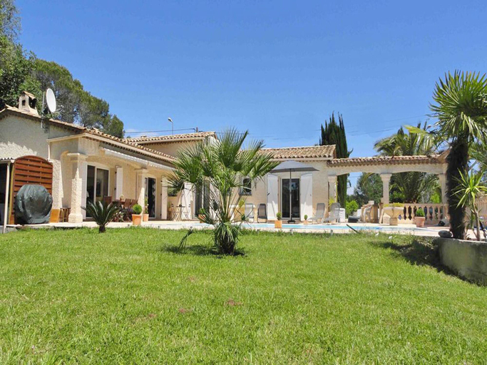 Exterior & Views 2, Villa in Puget-sur-argens With Pool & Garden, Var